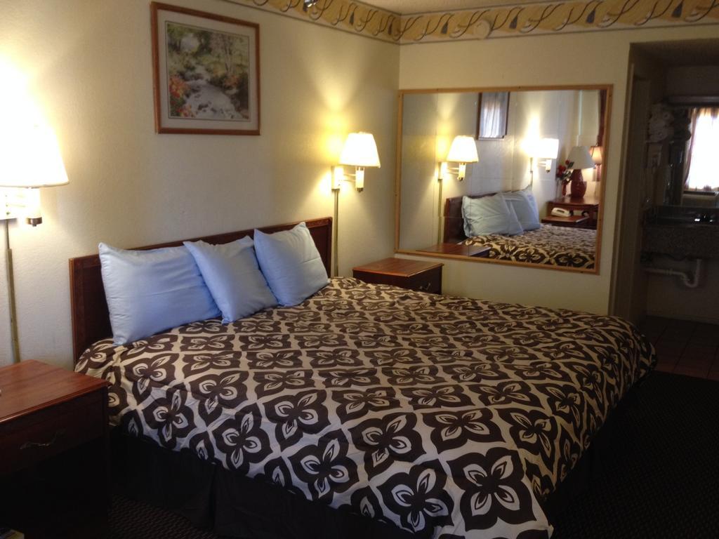 Crown Inn Grand Prairie Rom bilde